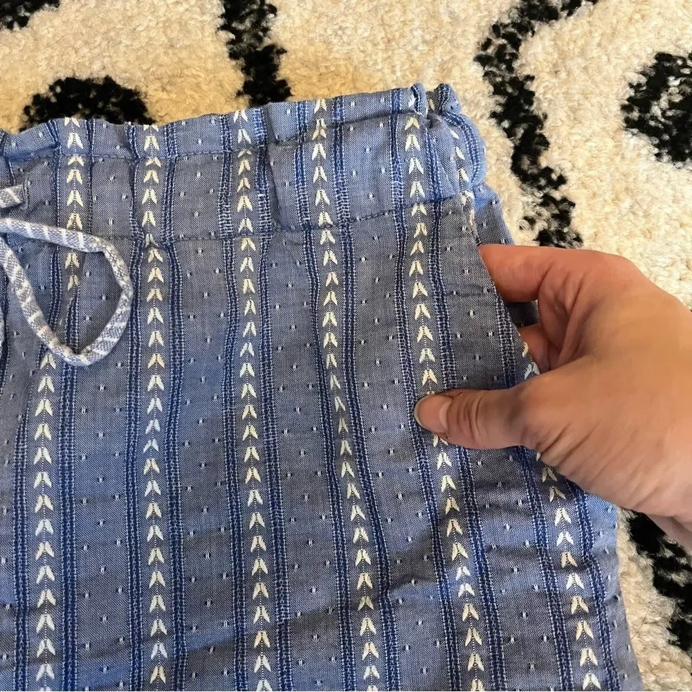 BCBGeneration Blue & White Striped Drawstring Shorts Size Medium